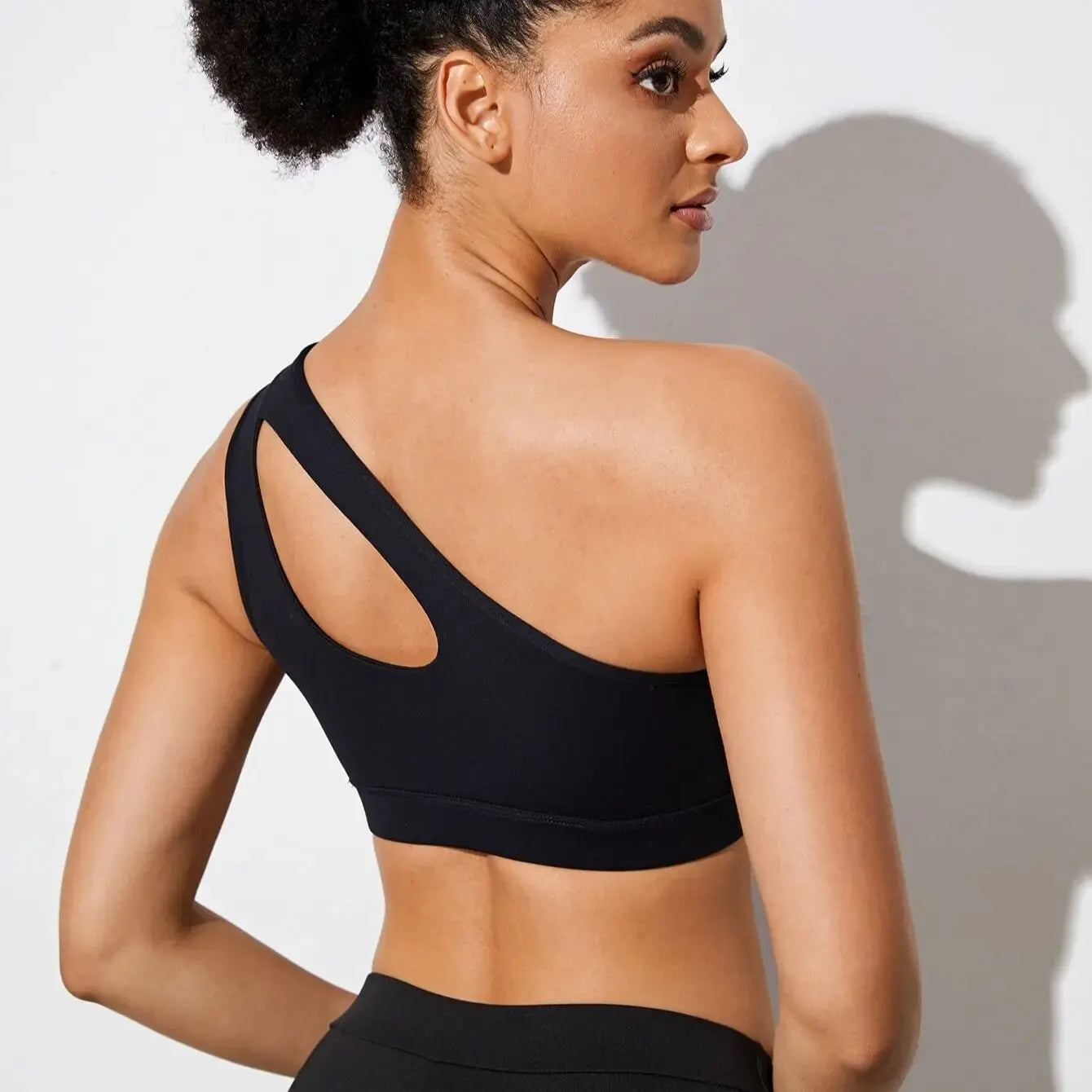 Stylish One-Shoulder Sports Bra: Support and Style